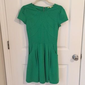 Green Gianni Bini dress with pockets